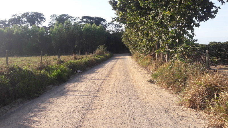 Trecho de estrada de chão da rodovia ES-358